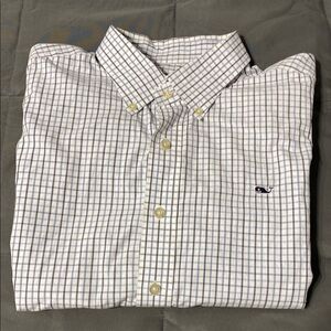 Vineyard Vines long sleeved button down. Size Large